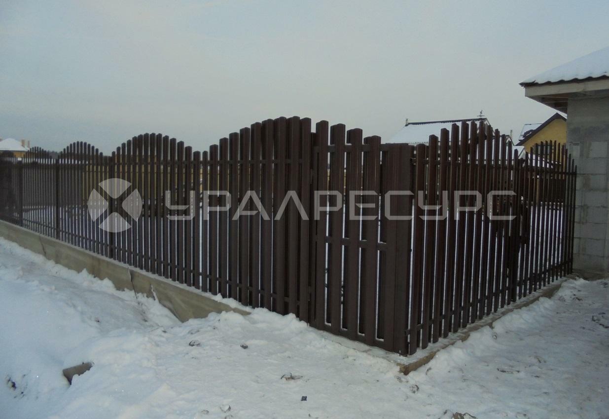 Ограждение из евро штакетника в К/П Алые Паруса
